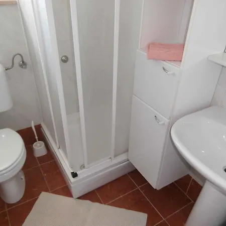 بيت للعطل House And Apts In Istrien 9879 *