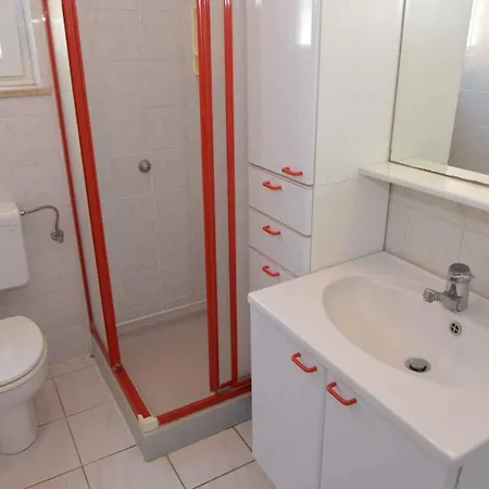 بيت للعطل House And Apts In Istrien 9879 *