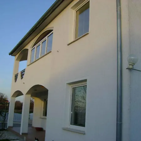 House And Apts In Istrien 9879 بيت للعطل *