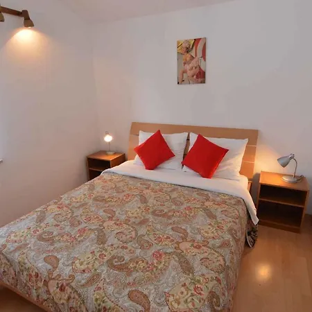 بيت للعطل House And Apts In Istrien 9879 *